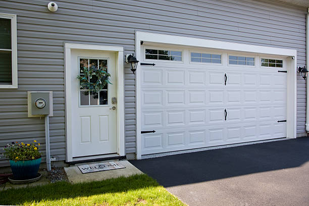 24/7 Emergency Garage Door Panel Replacement experts in New Richmond, WI